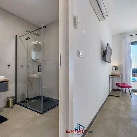 Aura Comfortable Villa Pula