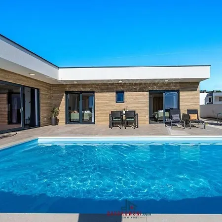 Aura Comfortable Villa *
